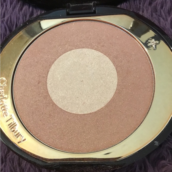 NWT Charlotte Tilbury’s Iconic Cheek To Chic Swish & Glow Blush - Pillow Talk - Picture 4 of 11